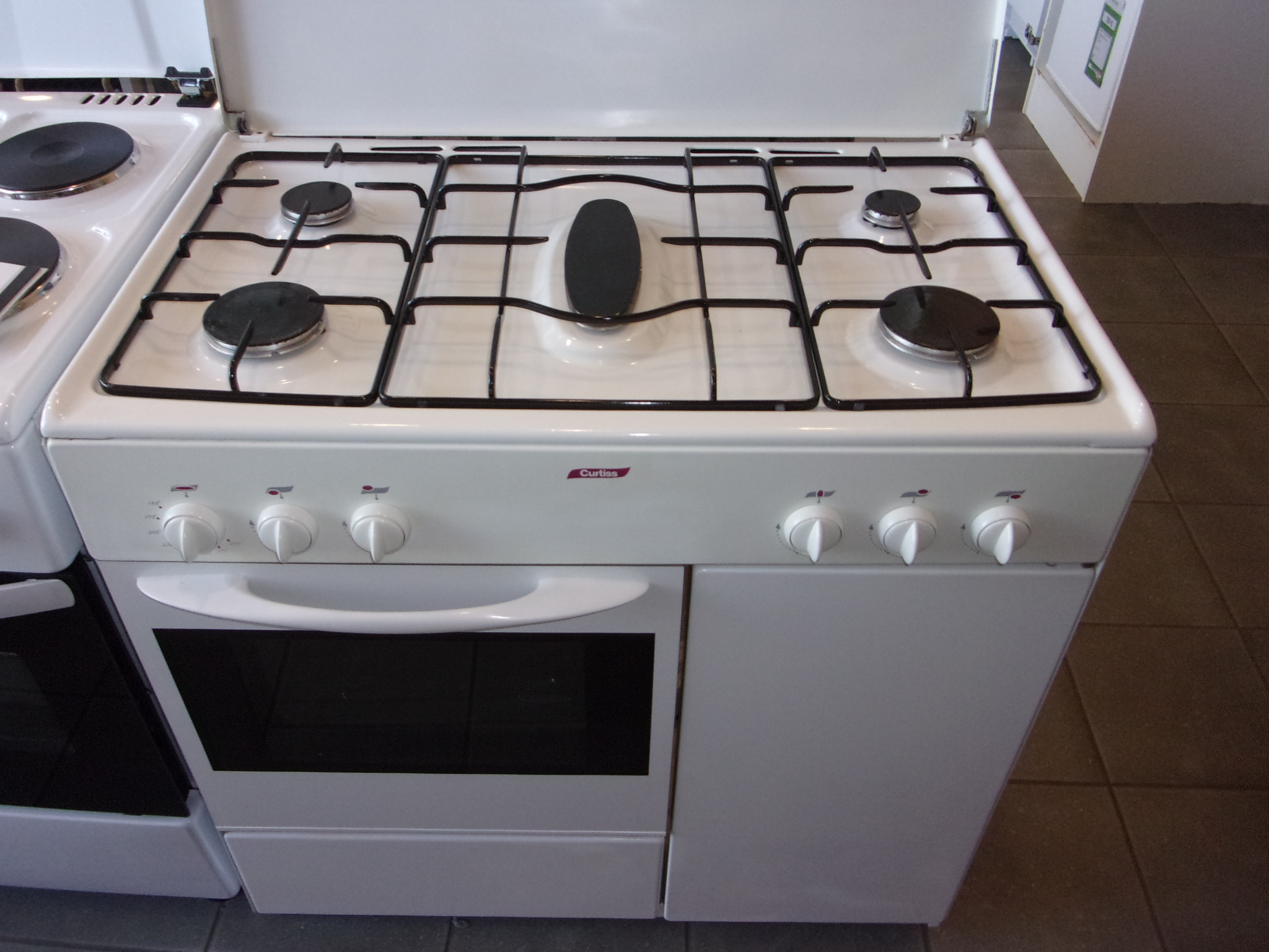 Cuisinière Tout Gaz CURTIS 5 Feux Gaz Butane Envie Anjou