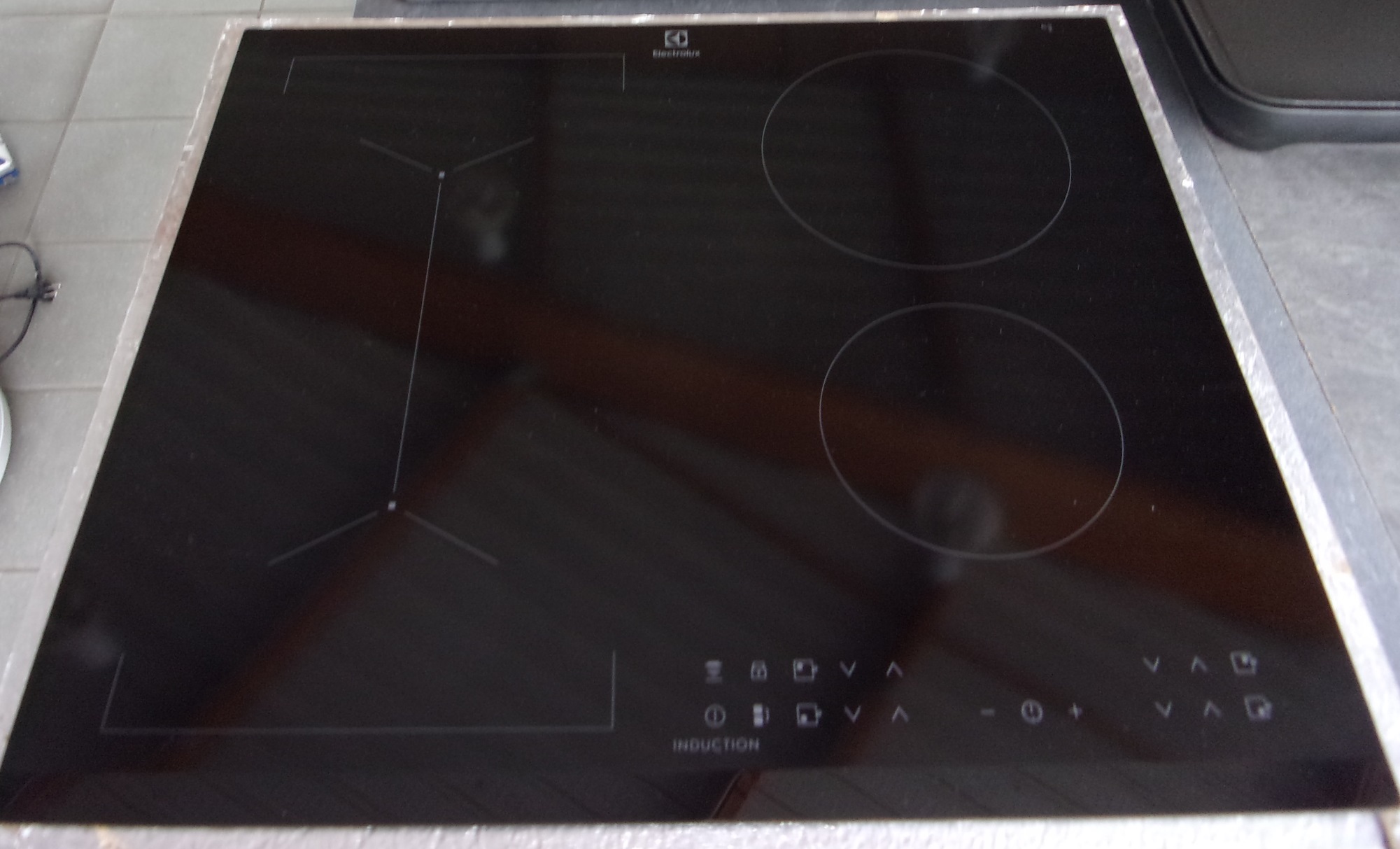 Plaque électrique 4 Foyers Inductions ELECTROLUX Envie Anjou