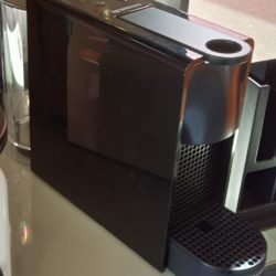 Expresso Nespresso Essenza KRUPS