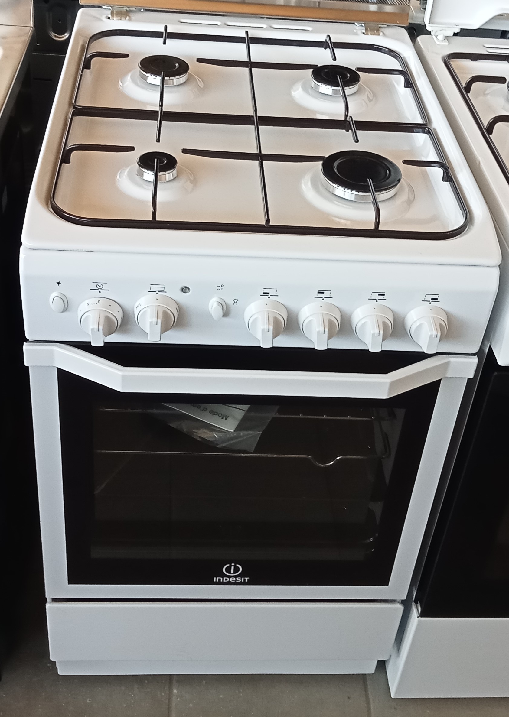 Cuisinière Tout Gaz INDESIT Envie Anjou