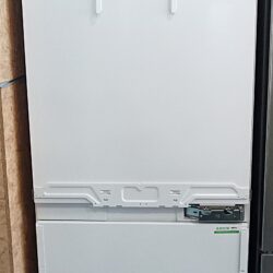 Réfrigérateur combiné encastrable LIEBHERR
