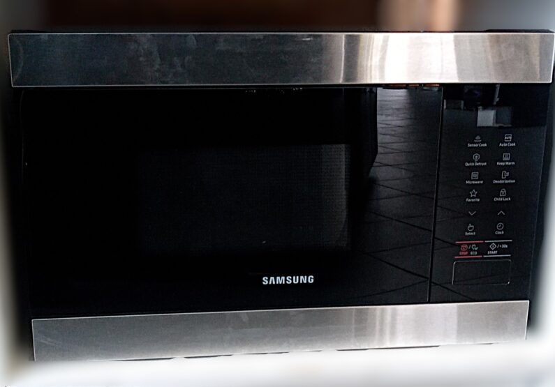 Four Micro Onde SAMSUNG